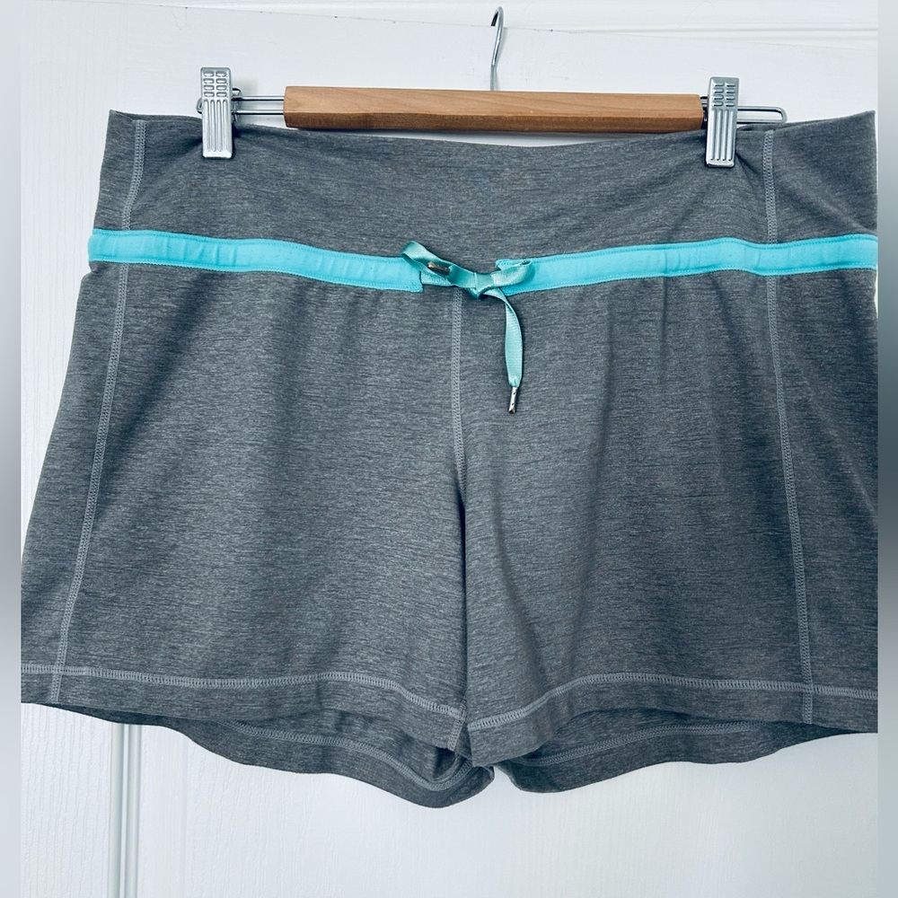 Lululemon Knock Out Shorts with Teal Accent Sz. 12